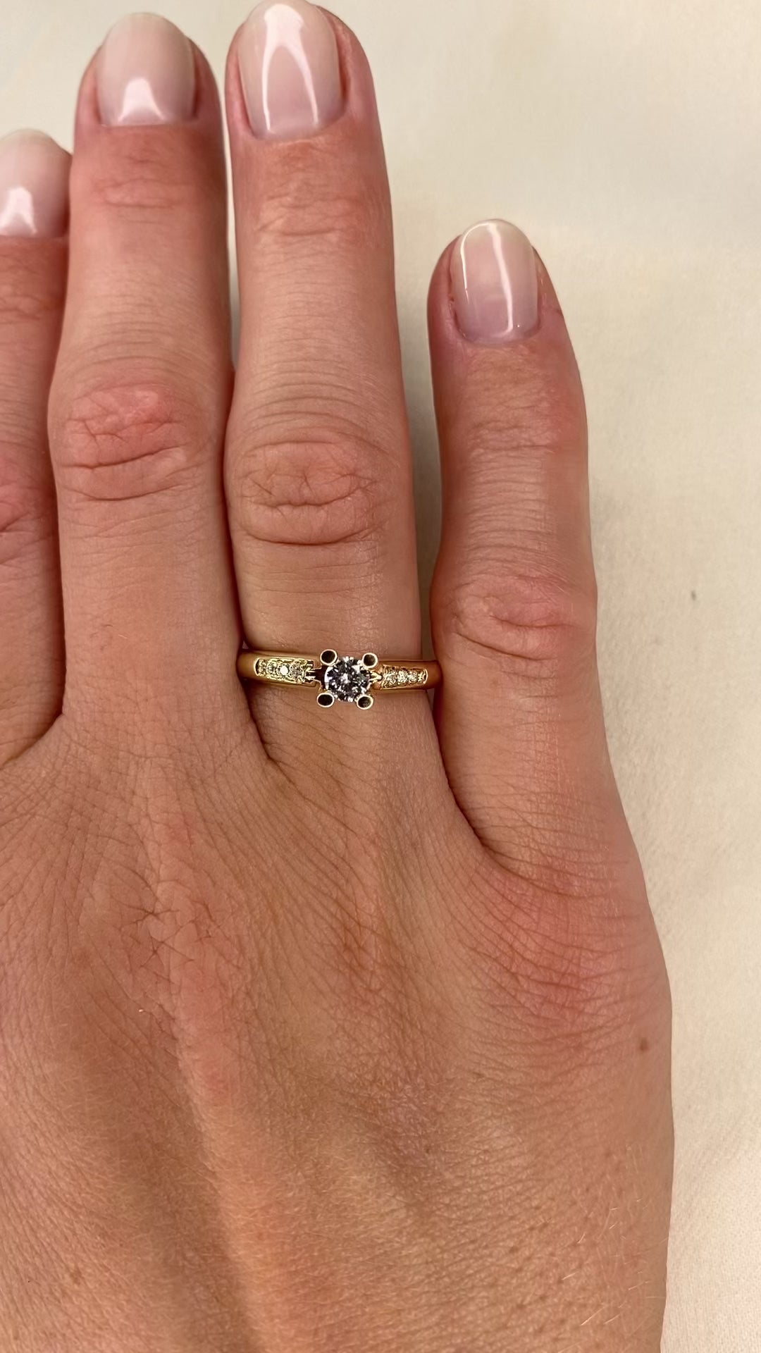 Enstensring med 0,25 ct. brillant